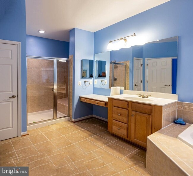 Building Photo - 9571 Linnett Hill Dr