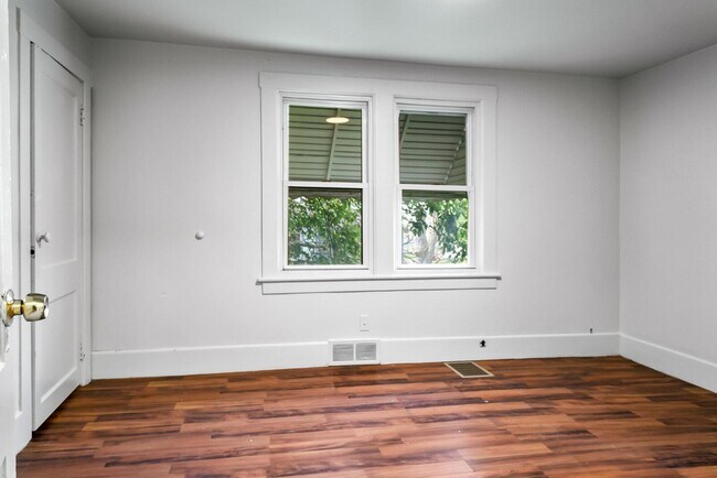 Building Photo - 44 Euclid Ave