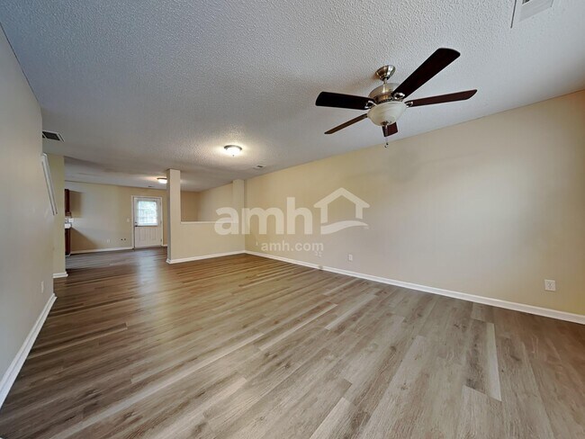 Building Photo - 1 Holly Springs Cir