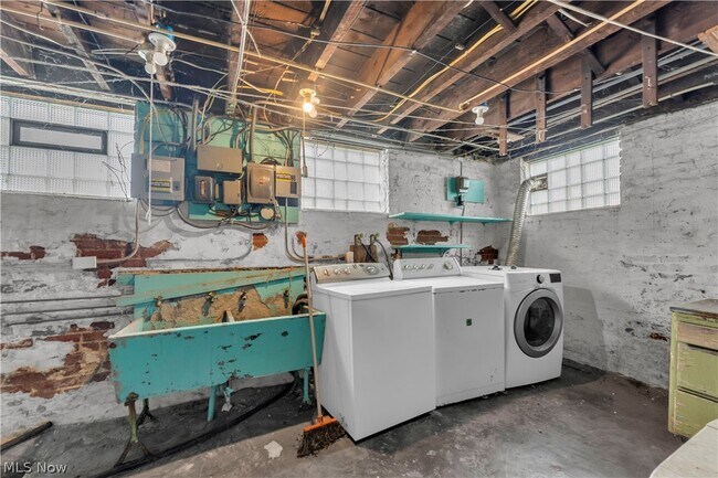 Building Photo - 3820 Riverside Ave