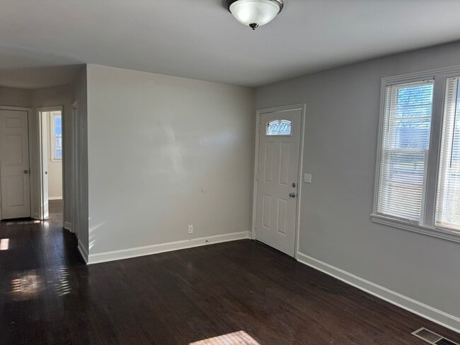 Building Photo - 1108 Bell Grimes Ln