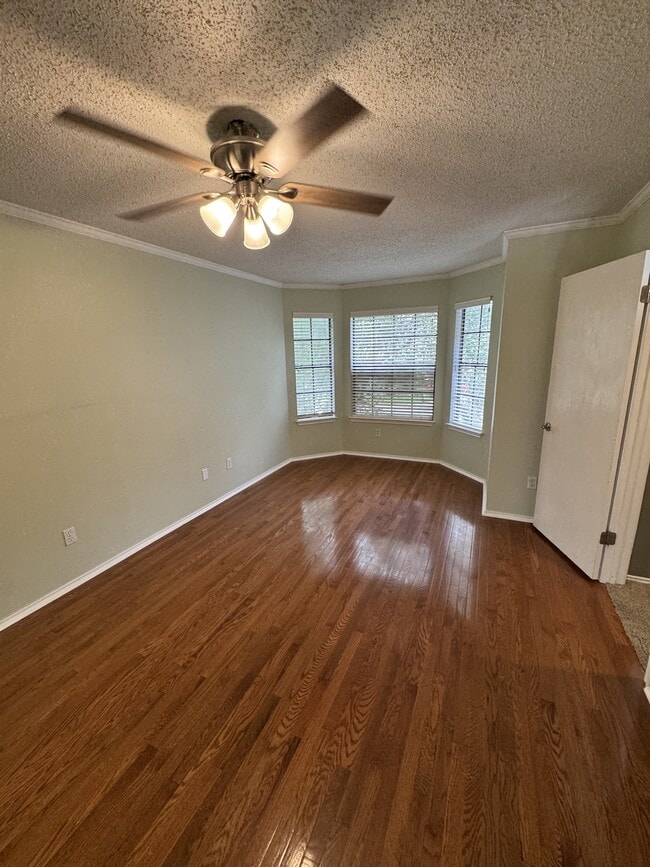 Building Photo - 13815 Stone Hollow