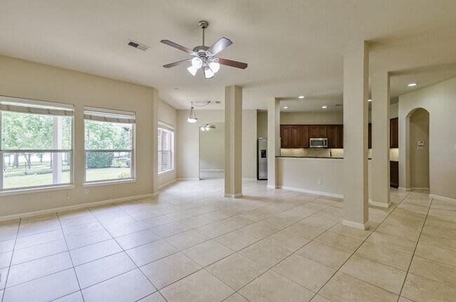 Building Photo - 15914 Cedar Shores Ln