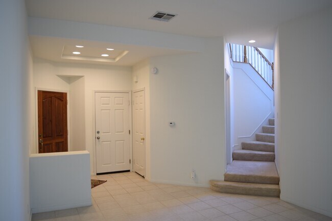Building Photo - 1144 Corte Riviera
