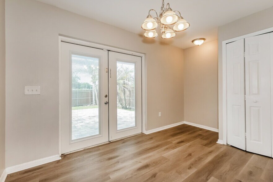 Building Photo - 30200 Double Dr