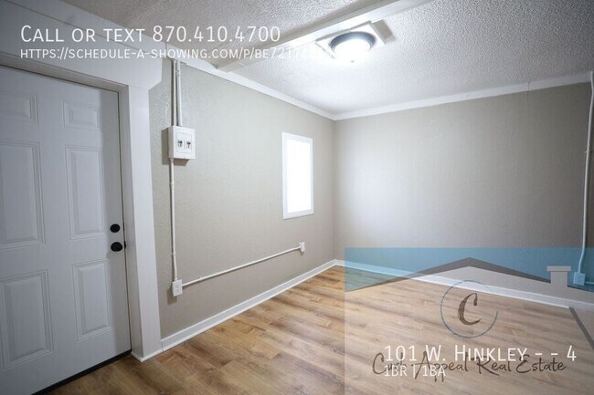 Building Photo - 101 W Hinkley Ave