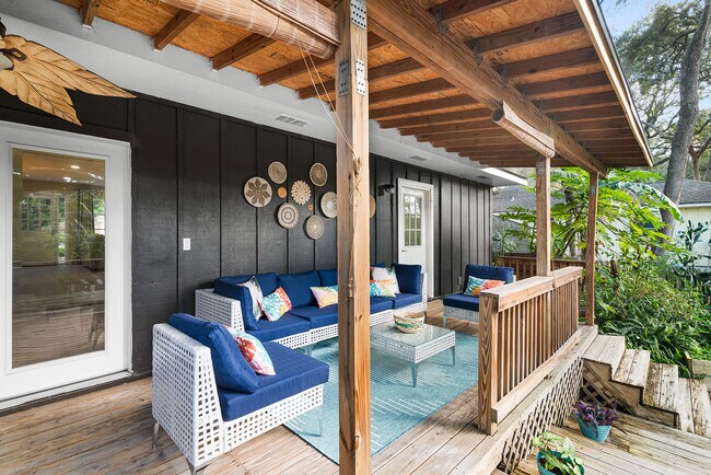 Building Photo - 5315 Shore Dr