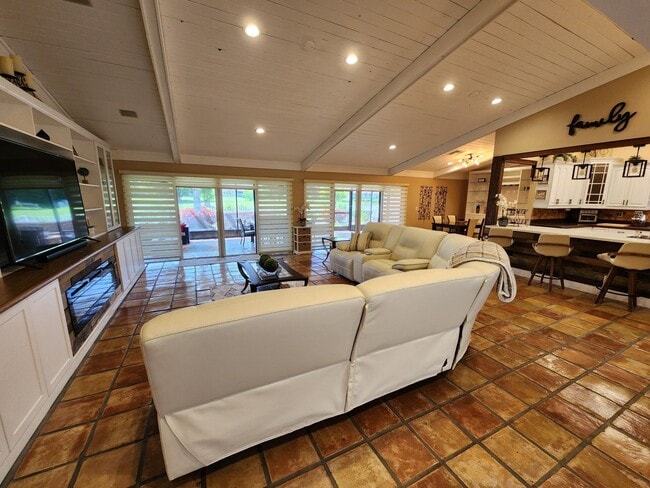 Building Photo - 7401 Corkwood Terrace