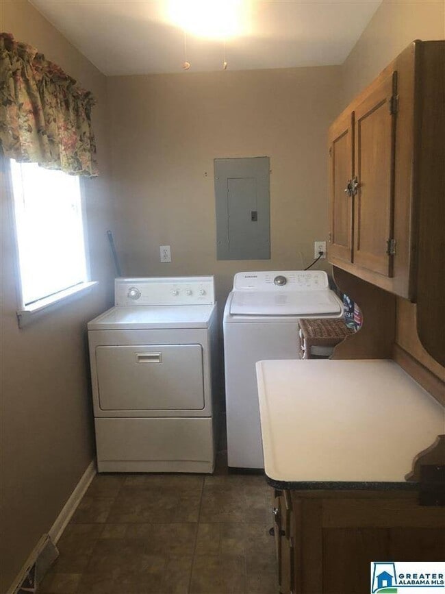 Building Photo - 206 Mabelon Ct