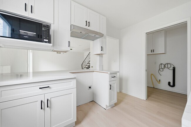 Building Photo - 1172 N Shattuck St