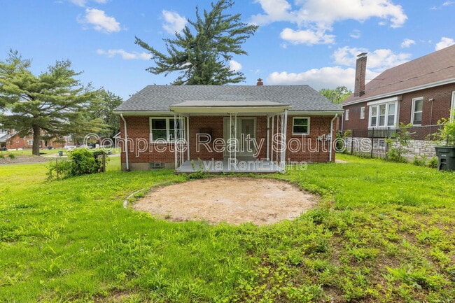 Building Photo - 6127 Lucille Ave