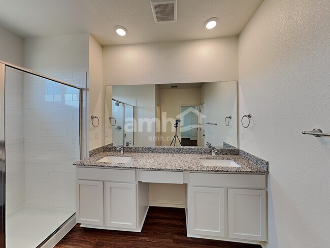 Building Photo - 340 Aspen Waters