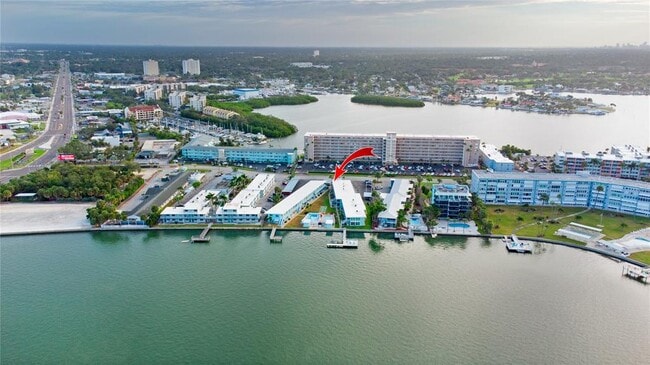 Building Photo - 1840 Shore Dr S