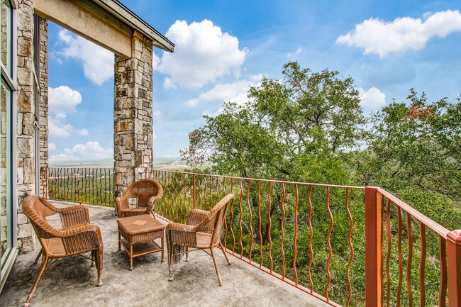 Building Photo - 27534 Twin Peak St