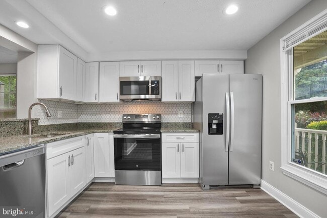 Building Photo - 10506 Lime Tree Way