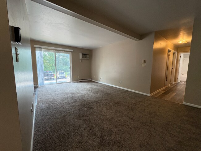 Building Photo - 1510 Spruce Ave