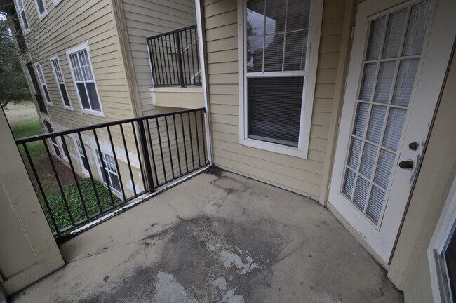 Building Photo - LONGWOOD: Gated Sabal Point Community- 2nd...