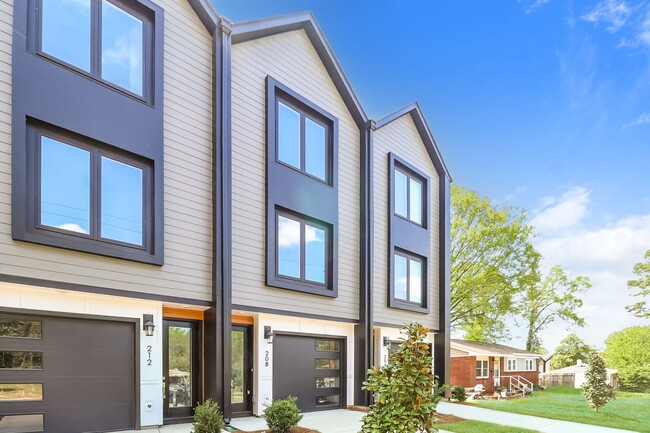 Building Photo - Beautiful 3BR 2.5BA Townhome w/ Full Appliance Kitchen • Garage Parking • Ultra-Modern
