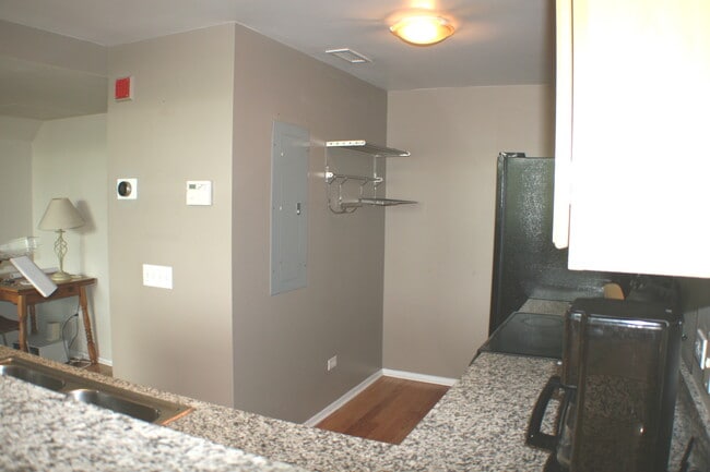 Building Photo - 61 W 15th St