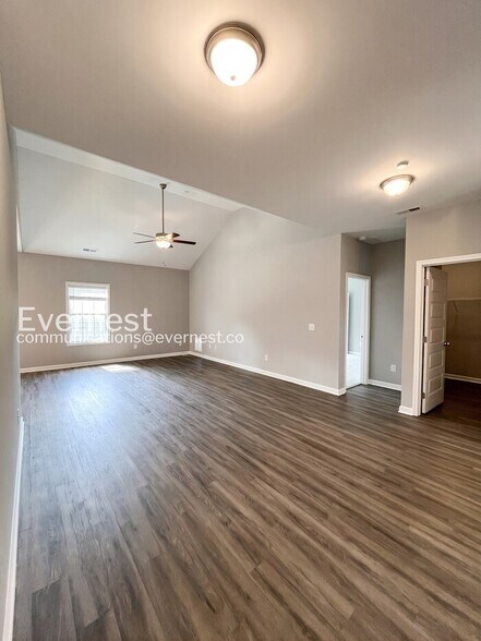 Building Photo - 1105 Prospect Ct
