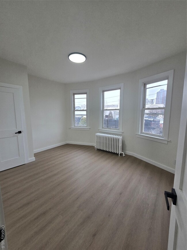 Building Photo - 112 Webster Ave