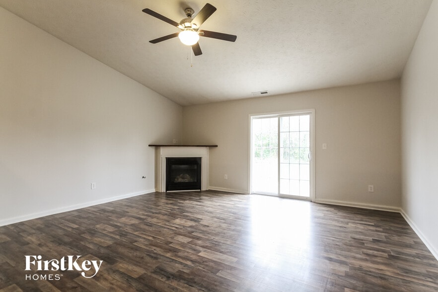 Building Photo - 6575 Enclave Blvd