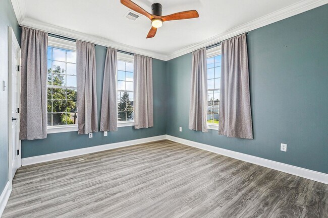 Building Photo - 503-505Third