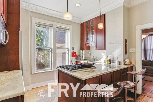 Building Photo - Beautiful Home in Amazing Location