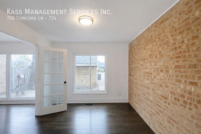 Building Photo - 700 Concord Ln