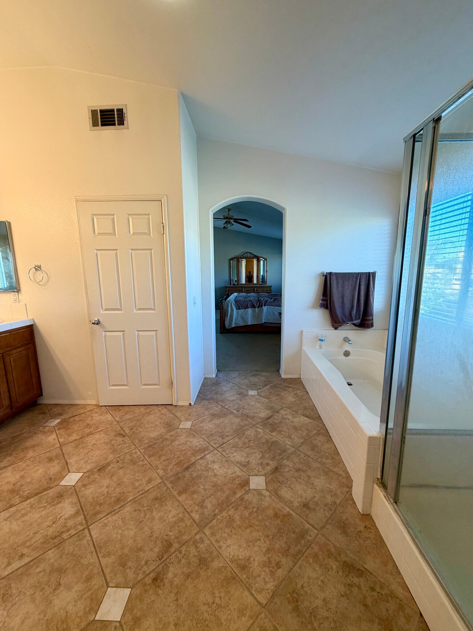 Building Photo - 10095 Kings Ct