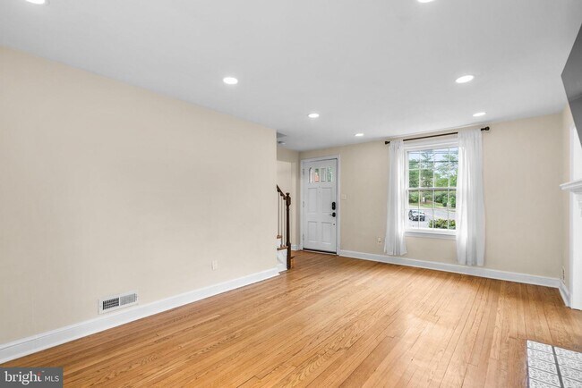 Building Photo - 2200 Windham Ln