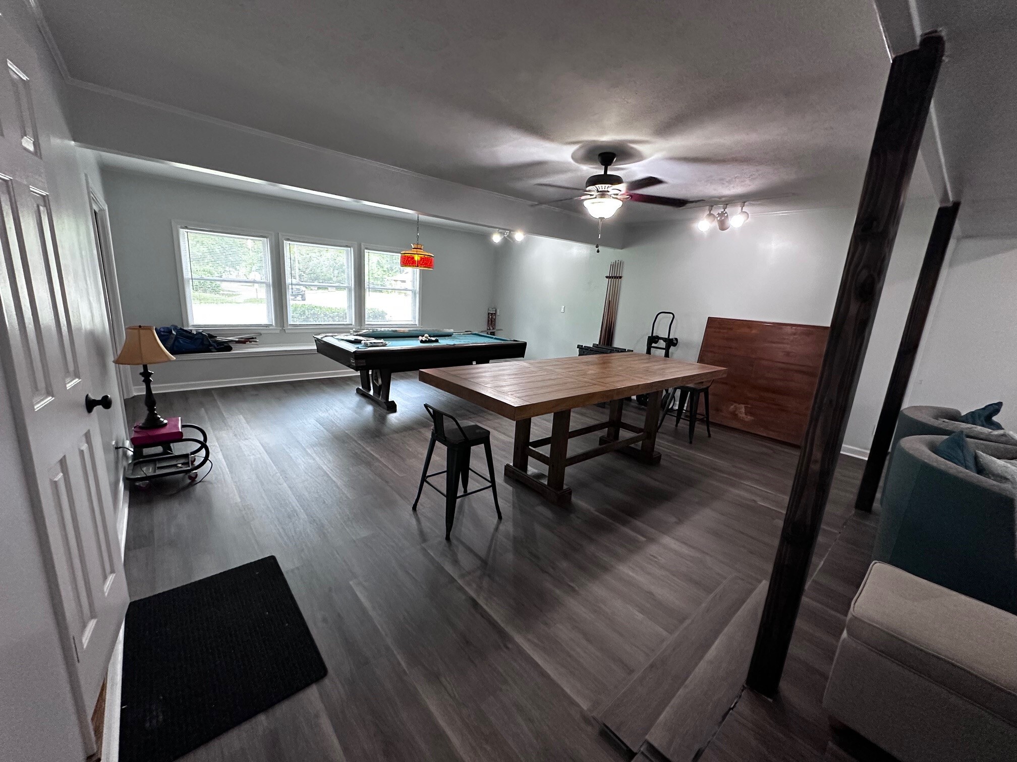 Great Room/Family room (new flooring) - 118 Wofford Rd