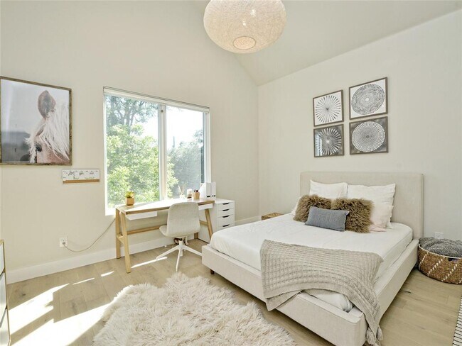 Building Photo - 304 Westwood Terrace