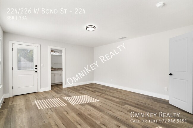 Building Photo - 224/226 W Bond St-224