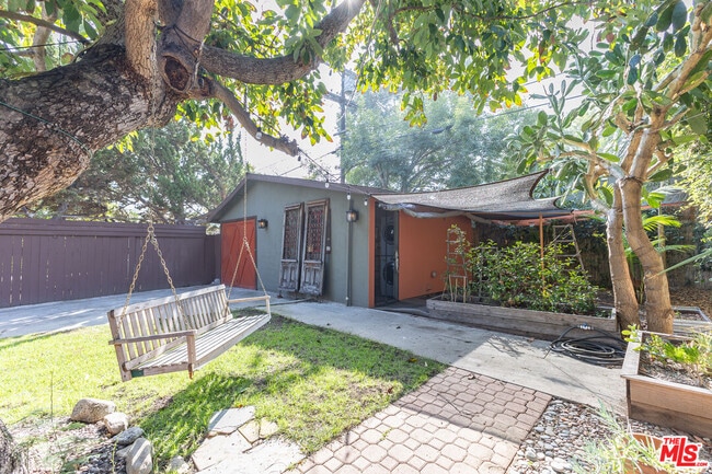 Building Photo - 3418 Greensward Rd