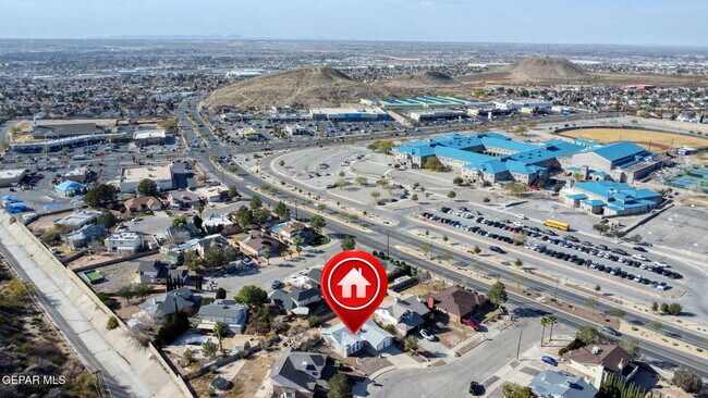 Building Photo - 905 Mark Wallace Ln