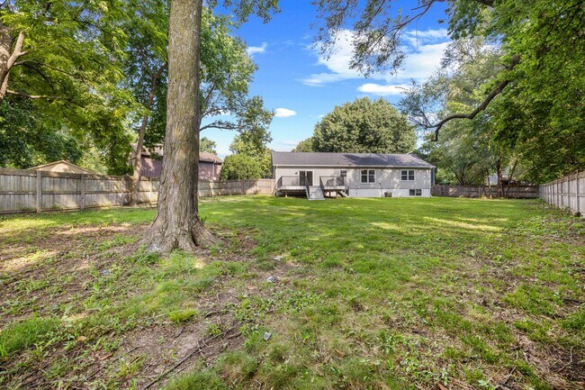 Building Photo - 3801 Pebble Ct