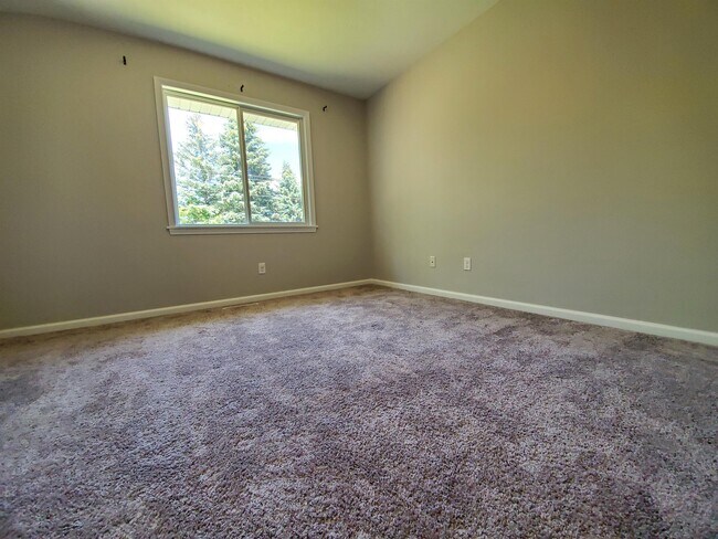 Building Photo - 627 36th St SW