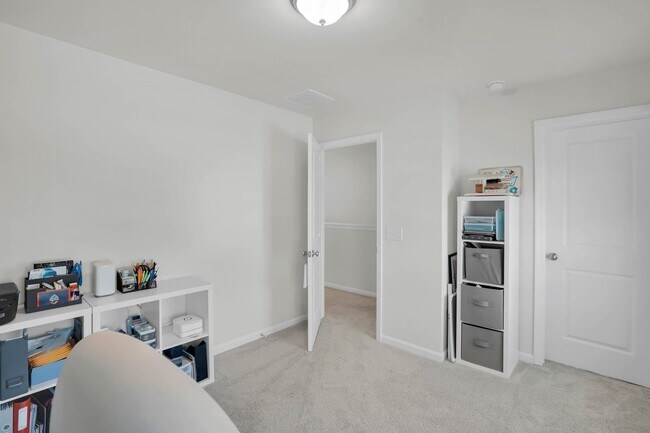 Building Photo - Bright & Welcoming 5-Bedroom Home in Richmond Hill, GA