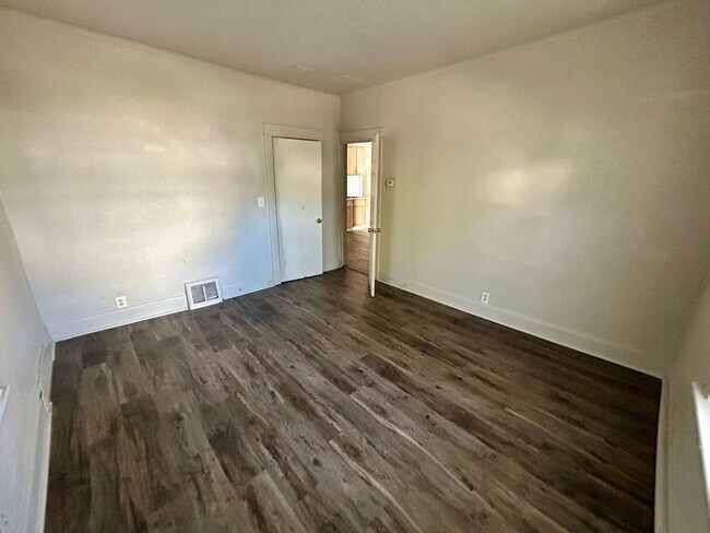 Building Photo - 1713 51st Pl