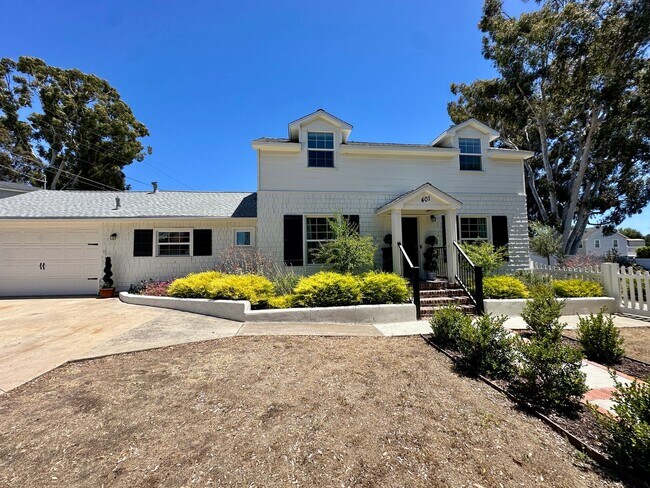 Building Photo - Bright & Modern Two-Story Home with Stunni...