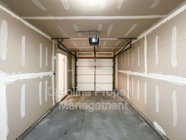 Building Photo - 217 Arlington Downs Blvd