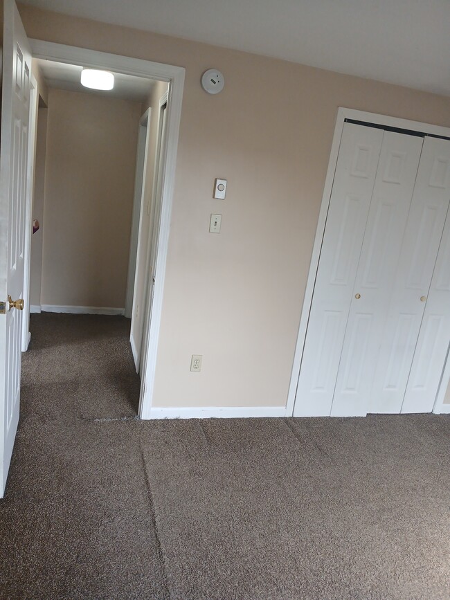 Building Photo - 1106 Hazel Dr