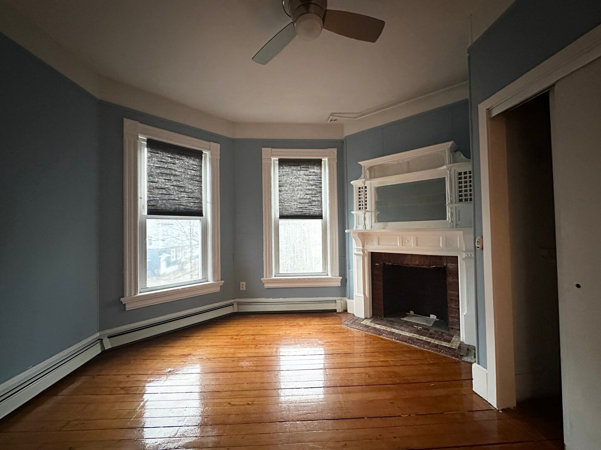 Building Photo - 124 Almy St