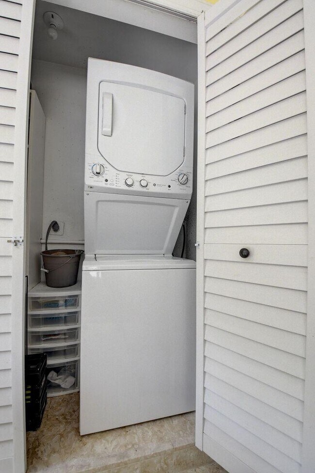 Building Photo - 1920 S Ocean Blvd