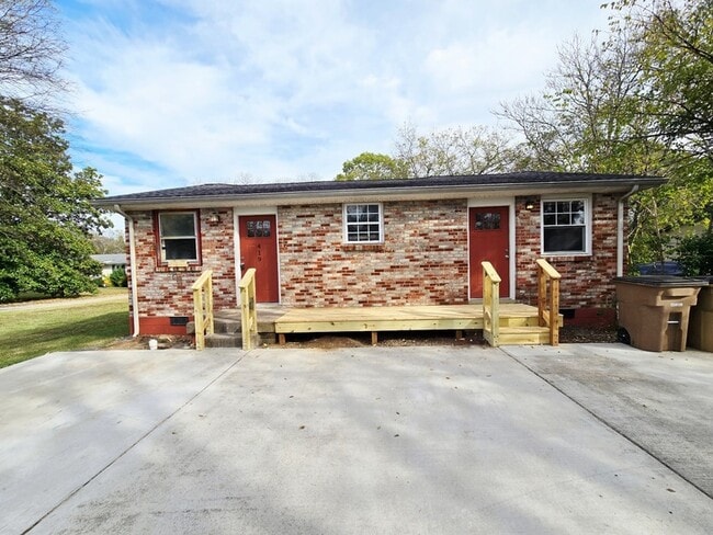 Primary Photo - 419 Kinsey Blvd