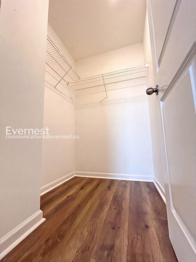 Building Photo - 1326 Bryson Ln