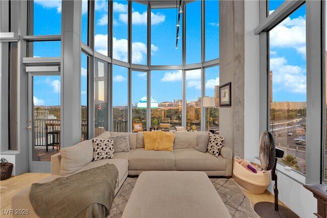 Building Photo - 360 E Desert Inn Rd