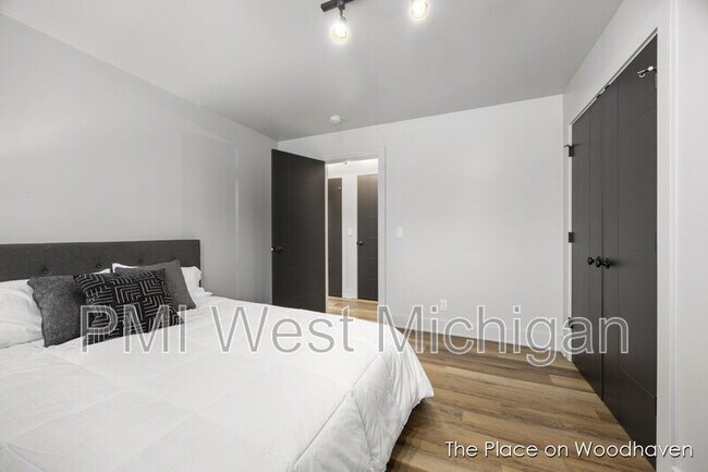Building Photo - 8428 Woodhaven Dr SW