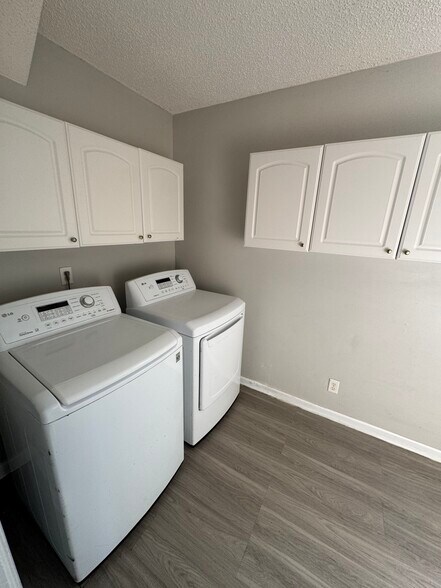 Building Photo - 12033 Walkers Glen Ln N